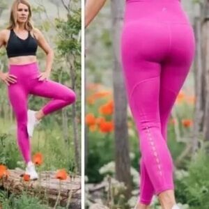 🌙ZYIA Active Fuchsia Women's Leggings (6-8)